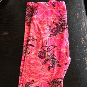 NWOT LuLaRoe Valentines leggings. OS